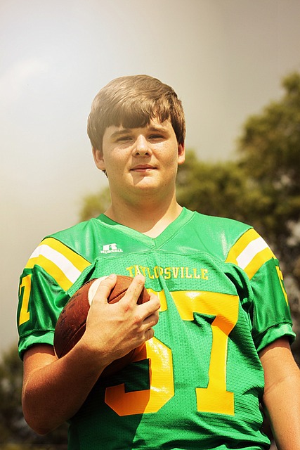 拜仁官方：穆西亚拉今天完成了部分单独训练