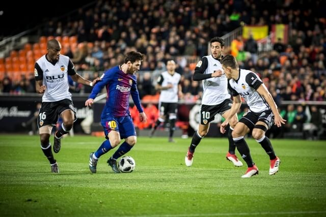 Shams：保罗对教练组越来越直言不讳，泰伦·卢认为他越界了